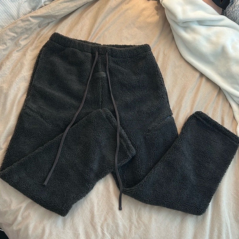 Men’s Essentials Fear of God Sherpa sweatpants